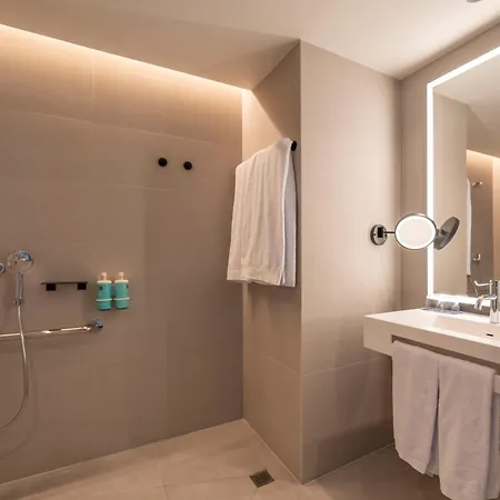 Novotel Valencia Lavant Exterior photo